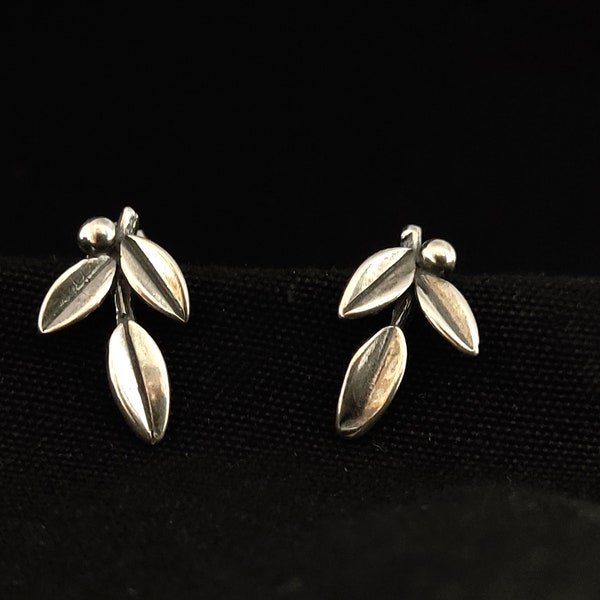 Sterling Silver 925 Greek Olive 3 Leaf Leaves Minimalist Athena Stud Earrings, Leaf Small Silver Earrings, Griechische Gold Ohrringe