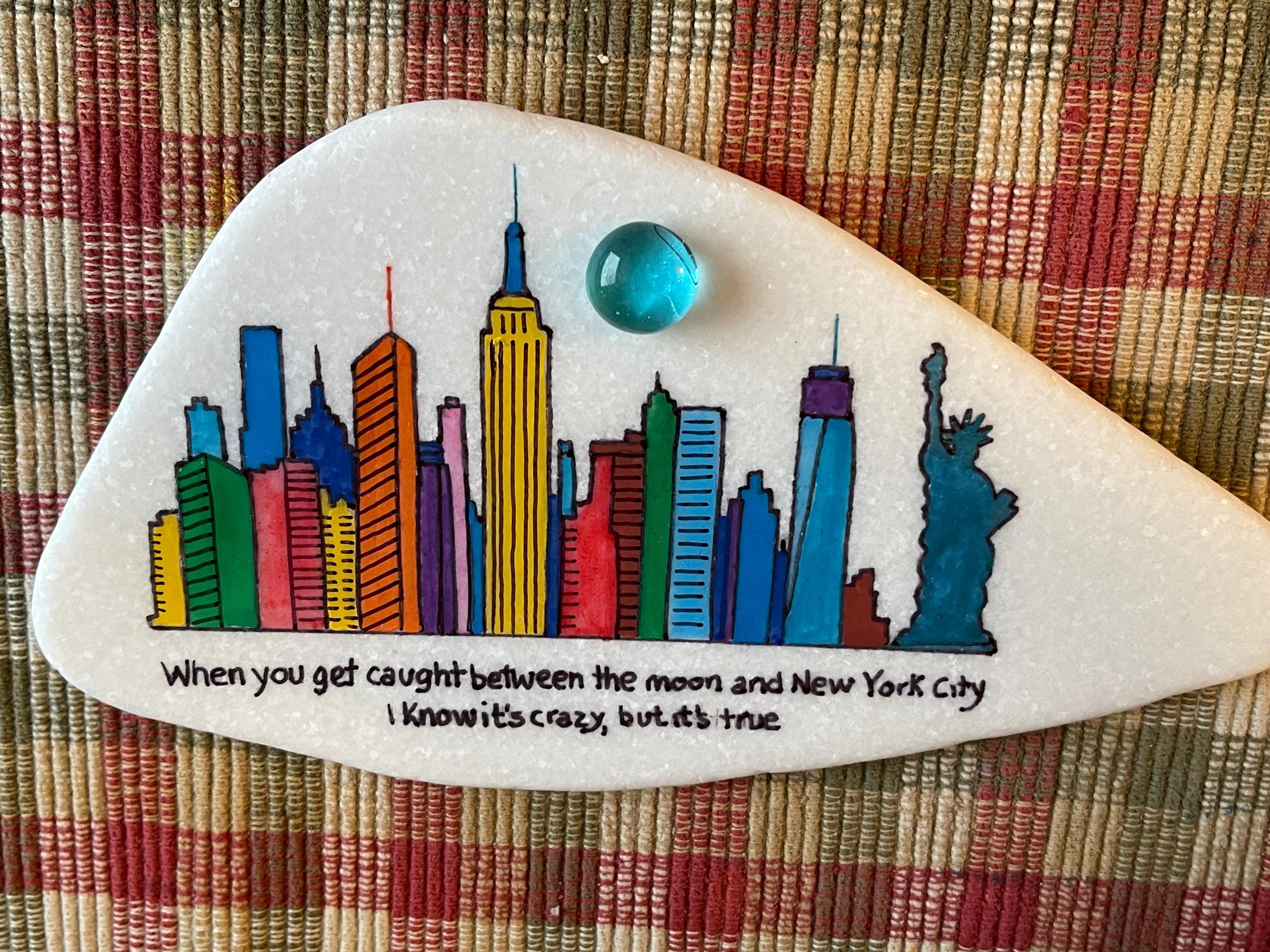 【週末セール】【3Dアート】NEW YORK - EAST  月とニューヨーク市が描かれた岩 SEALED 3D 月 - Etsy 日本