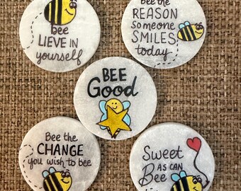 Piedras pintadas con motivos de abejas, ¡SELLADAS! ¡Solo 4 dólares cada una!