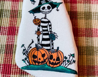 Roca pintada con esqueleto peculiar SELLADA Rocas pintadas de Halloween