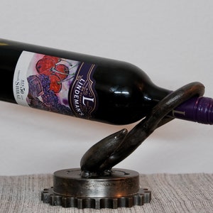 Metal art wine holder Single