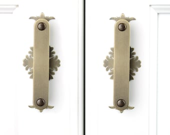 Antique Brass Cabinet Pull - Victorian French Provincial Farmhouse Style