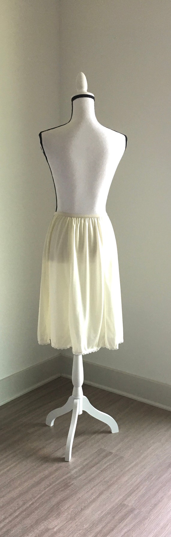 1970s Yellow Half Slip, Vintage Skirt Slip - image 4