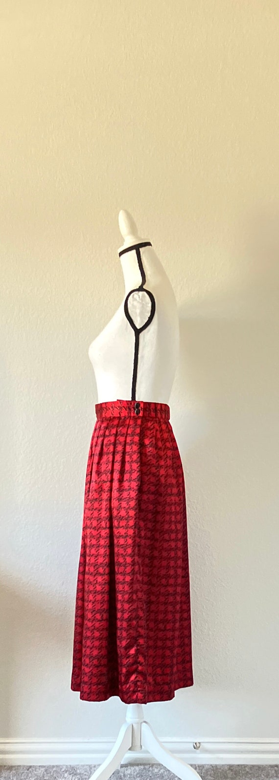 1980s Red and Black Houndstooth Skirt, Vintage Gr… - image 4