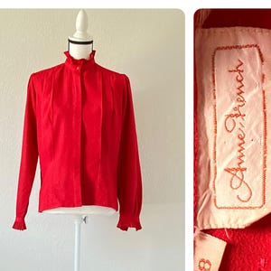 1970年代のフリルネックブラウス、ヴィンテージレッドハイネックブラウス