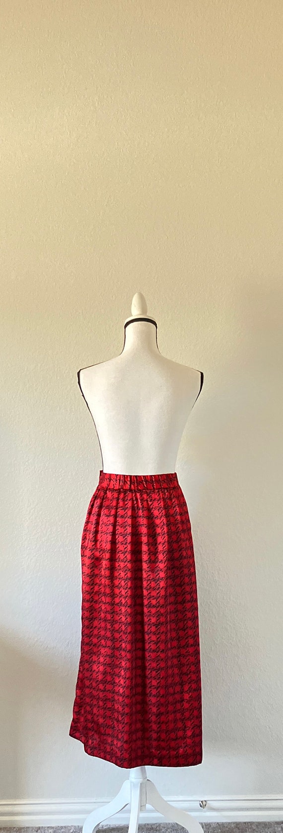 1980s Red and Black Houndstooth Skirt, Vintage Gr… - image 6