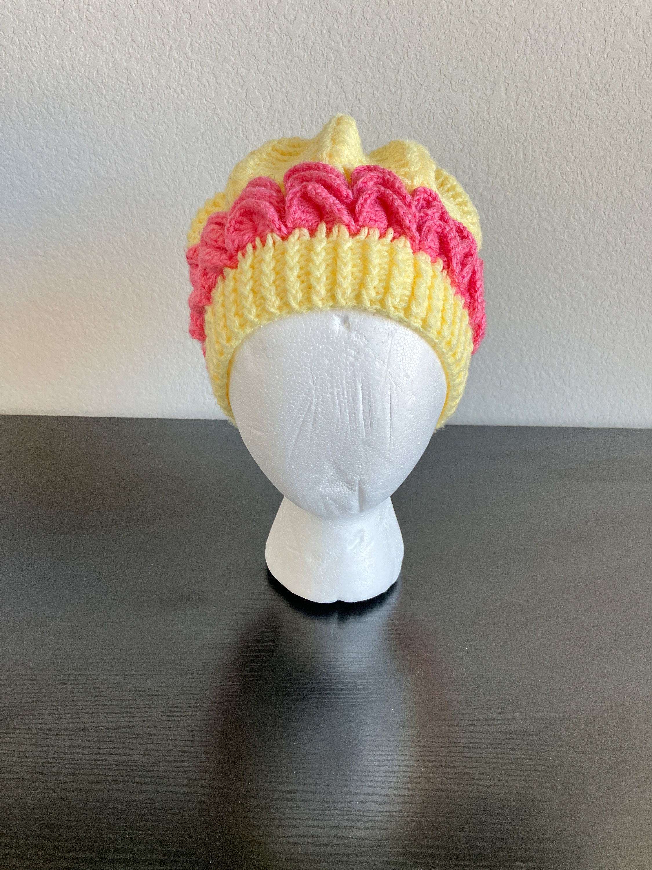 1950s 1960s Two Tone Hand Knit Frilly Cap - Etsy