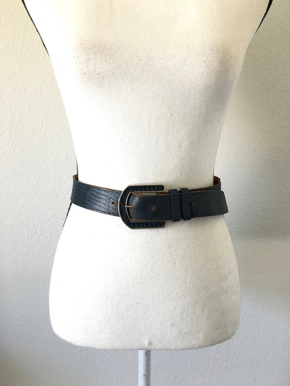 1980s Navy Faux Alligator Belt, Vintage Dark Blue Leather  display picture 1