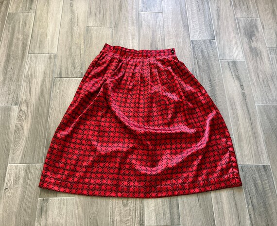 1980s Red and Black Houndstooth Skirt, Vintage Gr… - image 9