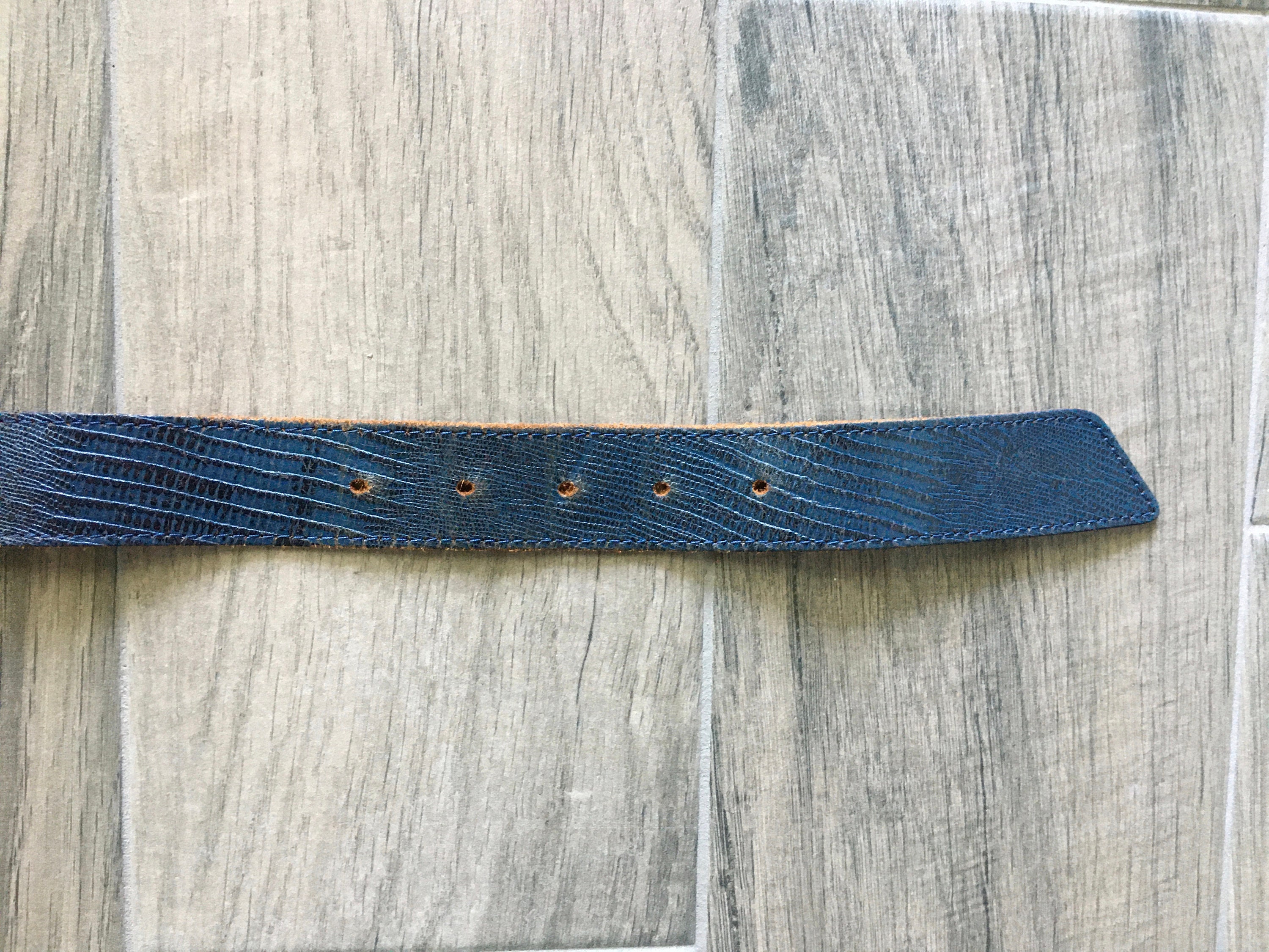 1980s Navy Faux Alligator Belt, Vintage Dark Blue Leather  display picture 3
