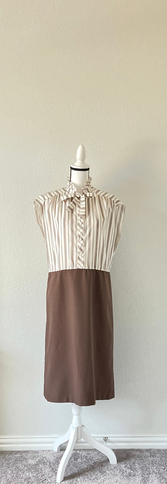 1960s Striped Dress with High Collar, Vintage Sle… - image 2