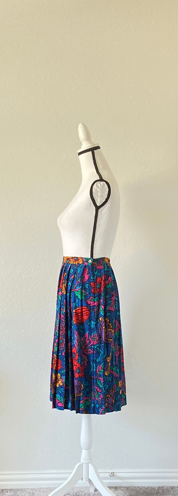 1980s Pleated Floral Skirt, 1990s High Waisted Fu… - image 4