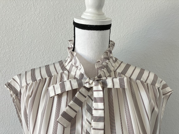 1960s Striped Dress with High Collar, Vintage Sle… - image 3