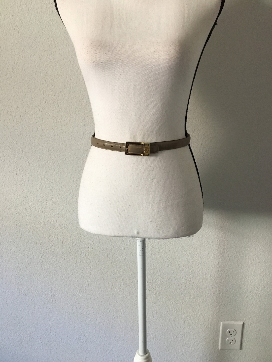 Vintage Anne Klein for Calderon, 1980s Taupe Leather Belt - Etsy display picture 1