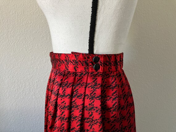 1980s Red and Black Houndstooth Skirt, Vintage Gr… - image 5