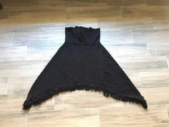 1990s Black Cable Knit Poncho, Vintage Fringed Co… - image 8