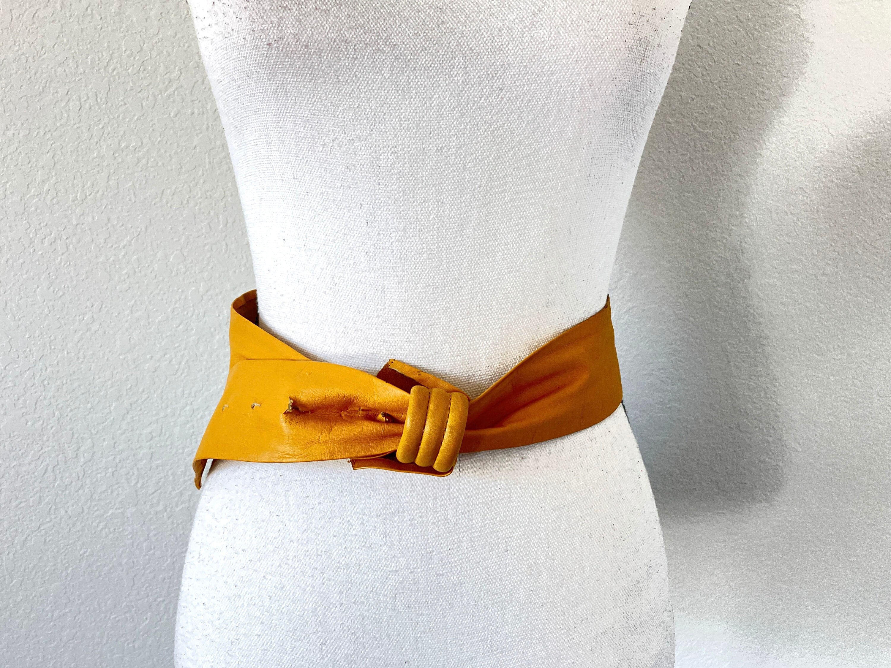 Vintage 70’s Rare Yellow Leather Belt Vintage Mustard Yellow Thin Leather Belt With Gold Buckle  main image 2