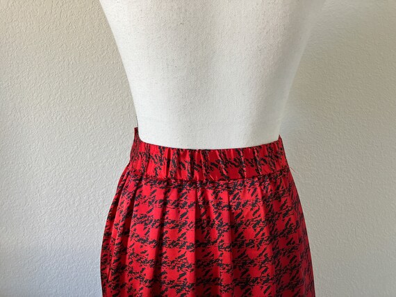 1980s Red and Black Houndstooth Skirt, Vintage Gr… - image 7