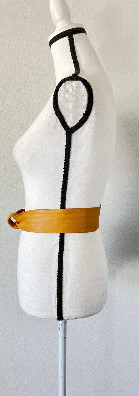 1970s Yellow Leather Belt, Vintage Sash Style Belt - image 2