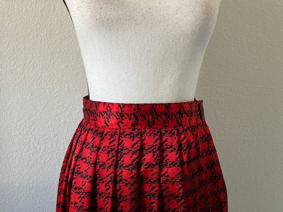 1980s Red and Black Houndstooth Skirt, Vintage Gr… - image 3