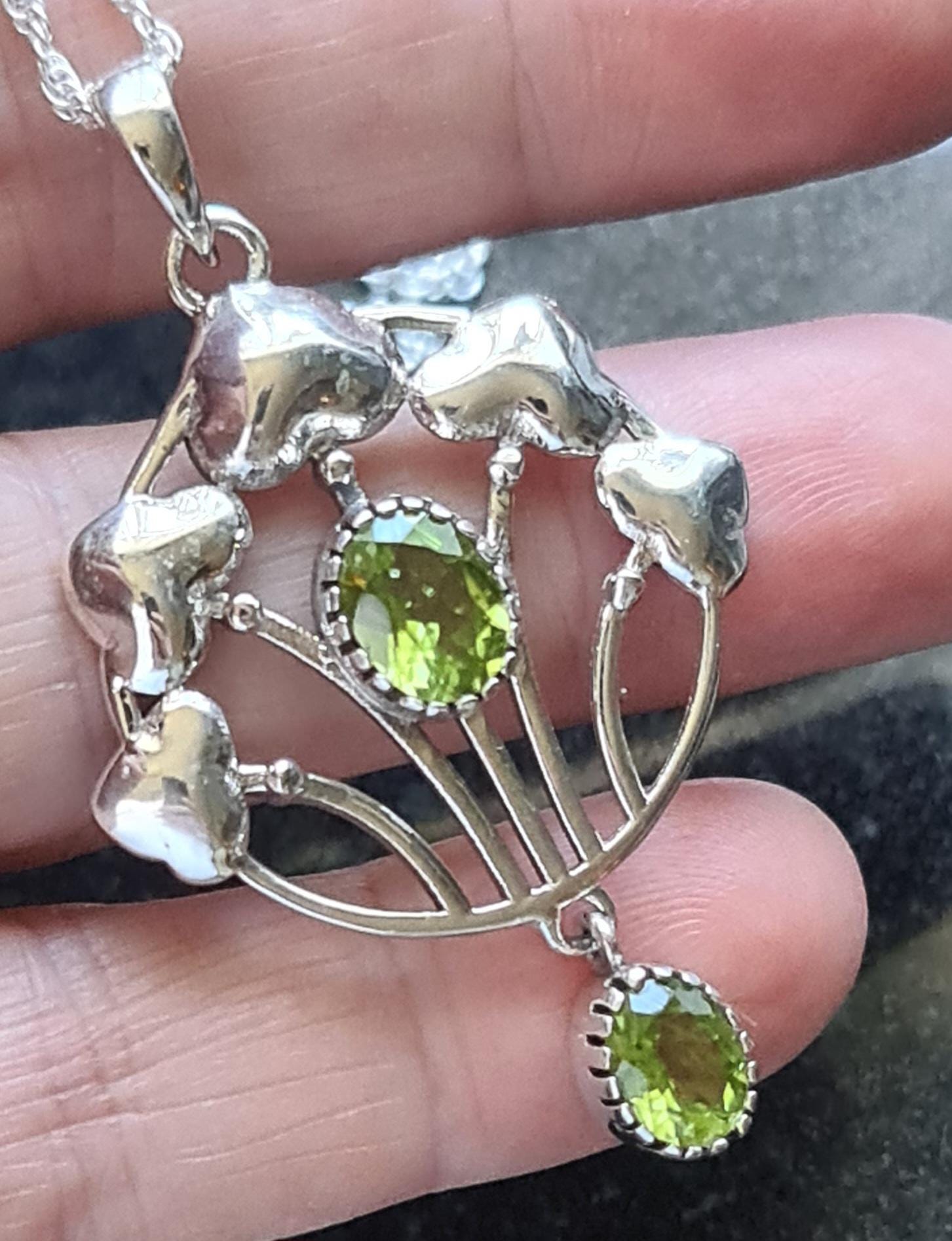 Pendentif Art Nouveau Argent Sterling 925 Avec Véritables Pierres Péridot - Bijou Élégant Pour Femme