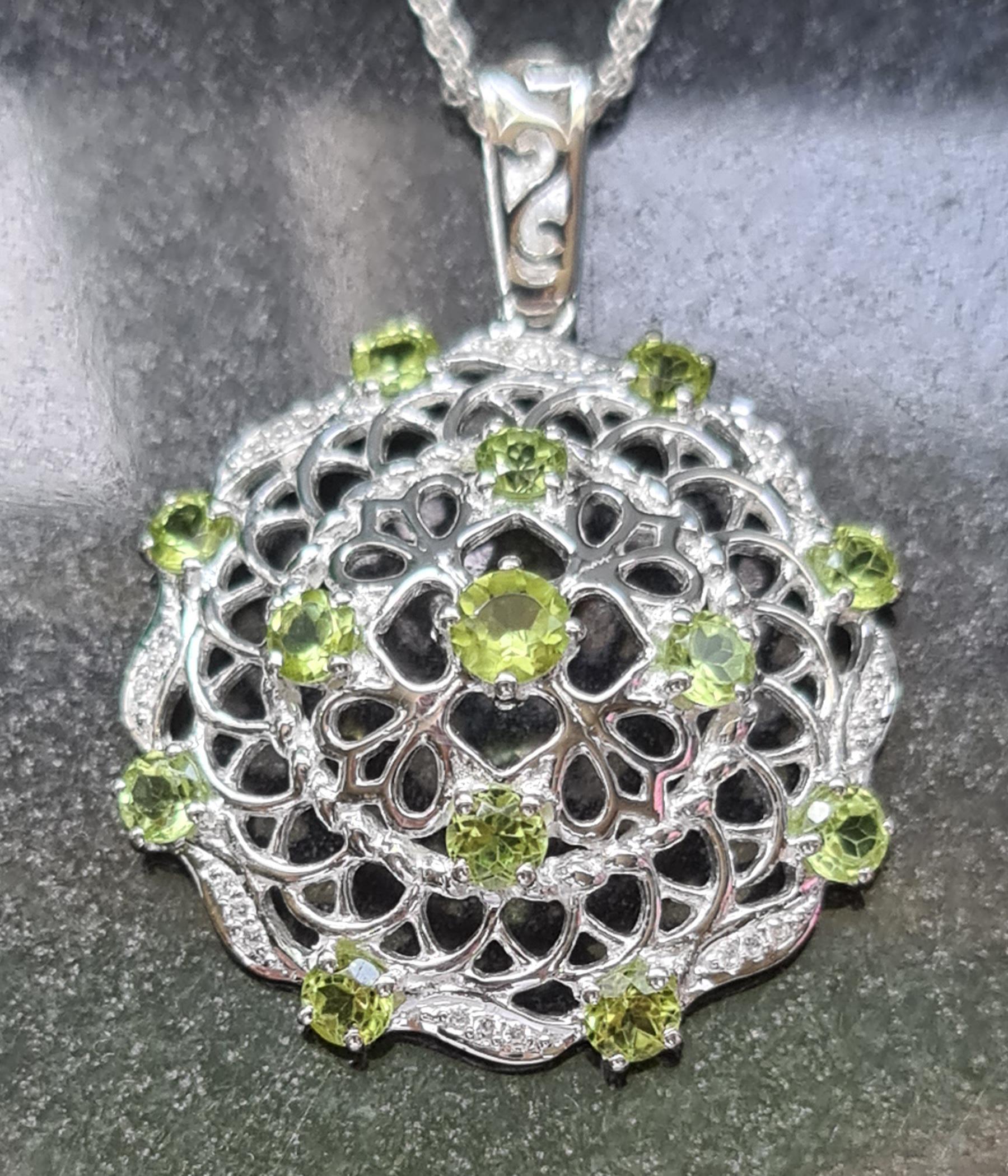 Broche Ancienne En Argent Avec Péridot – Bijou Vintage, Occasion, Superbe état