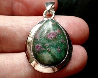 Fuchsite Pendant - Etsy UK