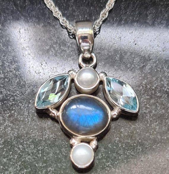 スターリングシルバーのラブラドライトブルートパーズと淡水真珠の