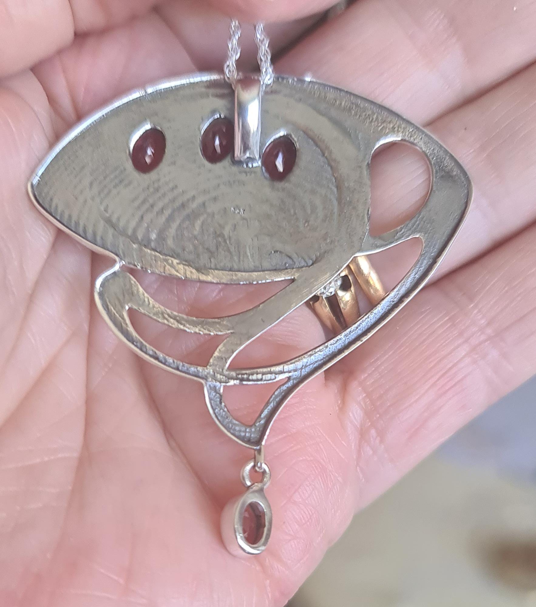 アールヌーボースタイルの大きなステートメントピース、アンティーク調