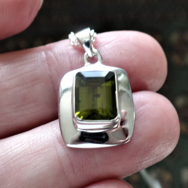 Sterling Silver and Emerald Cut Arizona Olive Green Peridot Necklace August Birthstone 6.3g