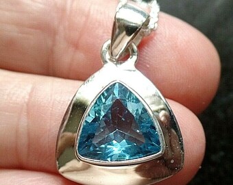 Gorgeous Sterling Silver and Trillion Blue Topaz Necklace 6.4g