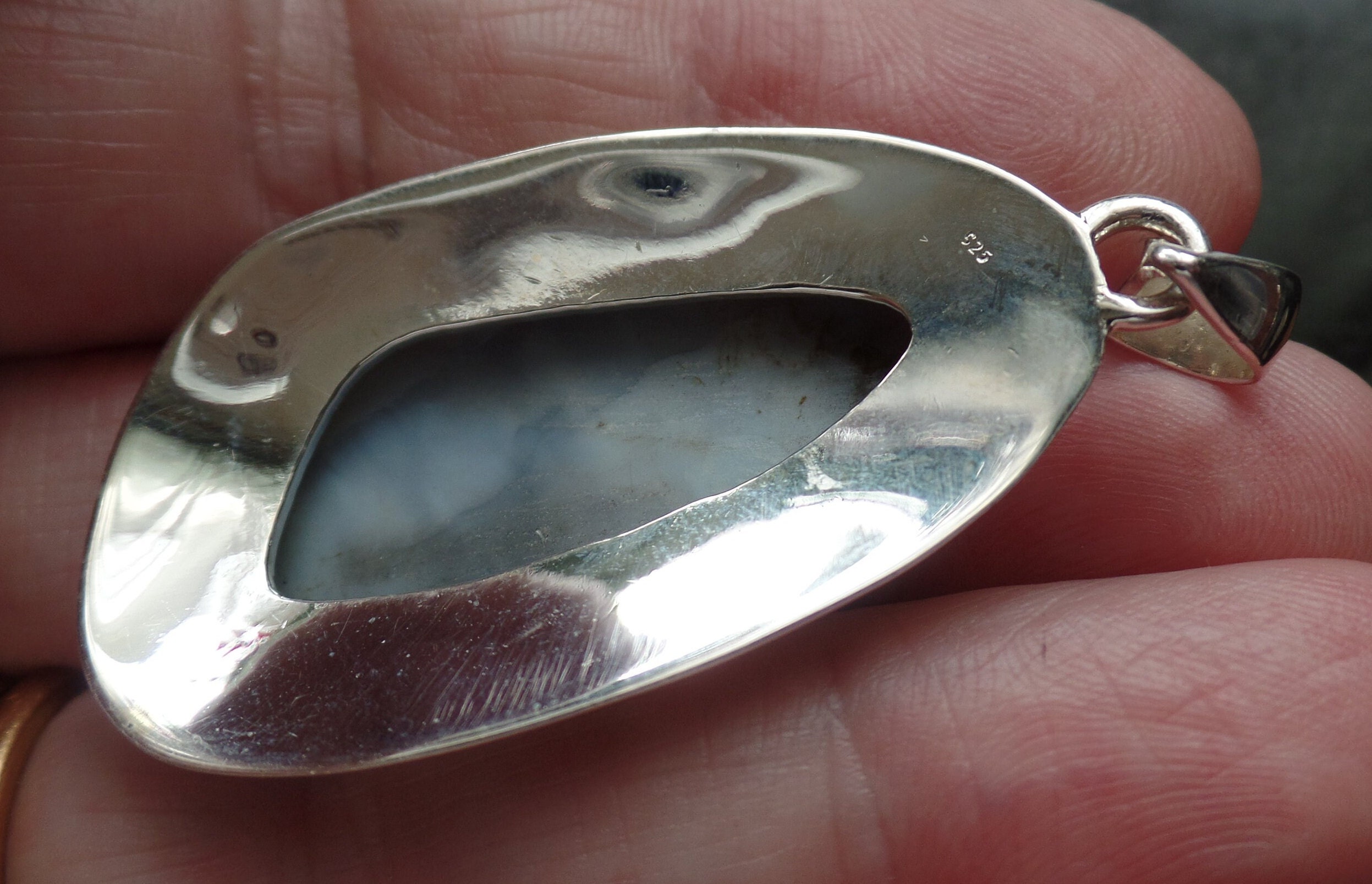 スターリングシルバーとインディアンブルーオパールペンダント 12.2g