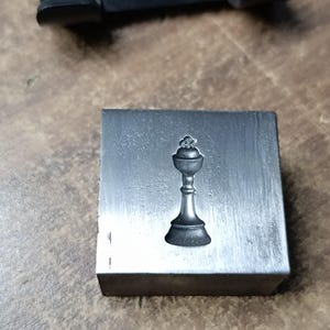 Steel King Chess Piece Die - Engraved Design (25mm)