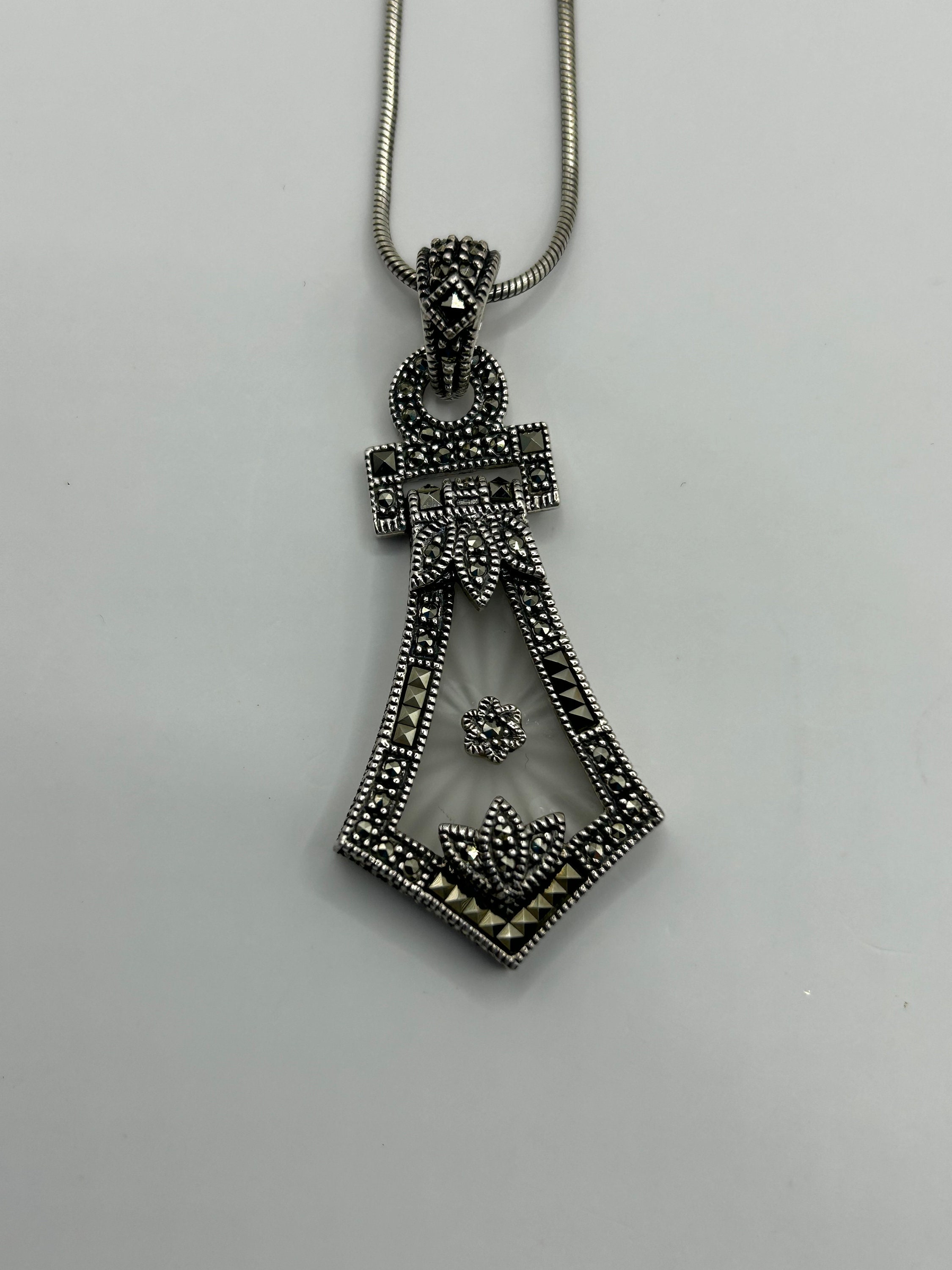 Lovely Vintage Judith Jack Sterling Silver Camphor Glass Pendant with 925 Chain! #139.