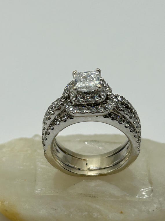 Authentic natural Diamond with 14k white gold ring