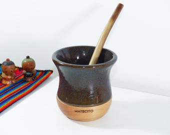 Handmade Ceramic Yerba Mate Gourd with Wooden Base - Includes 2 Bombillas / Straws - From Argentina