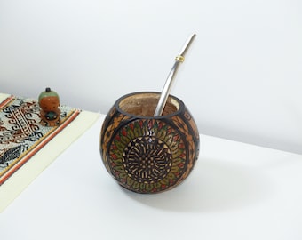 Gourde Yerba Mate, motif tournesol sculpté à la main - Comprend 2 pailles bombillas - Fait main en Argentine