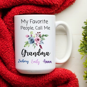 Mijn favoriete mensen noemen me oma koffiemok | Gepersonaliseerd cadeau voor oma | Aangepaste oma mok met kleinkinderen namen | Grootouders cadeau
