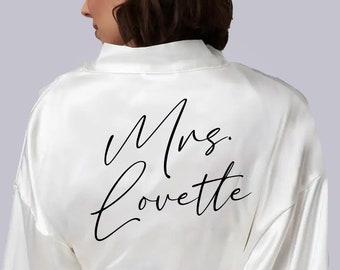 Custom Mrs. Robe, Bachelorette Robe, Wedding Party Satin Robes, Personalized Bridesmaid Robes, Wedding Custom Satin Robe, Maid of Honor Robe