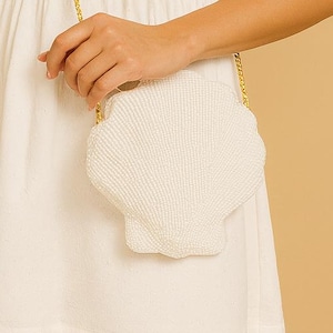 Beaded Shell Bag, Crossbody Shell Purse, Seashell Handbag, Bridal Shell Bag, Custom Beaded Bag, Wedding Accessories, Pearl Purse, Summer Bag