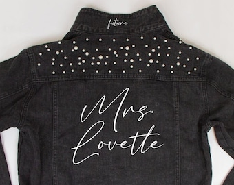 Black Pearl Mrs Black Denim Jacket, Bride Jean Jacket, Bridal Pearl Jean Jacket, Bachelorette Party Denim Jacket, Wedding Black Jean Jacket