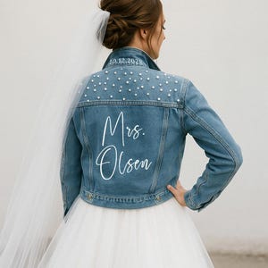 Blaue Perlenjacke, maßgeschneiderte Brautperlen-Jeansjacke, Braut-Demin-Jacke, personalisierte Denim-Jeansjacke, Perlenjacke, Braut-Jeansjacke