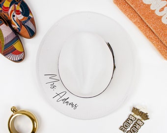 Sombreros personalizados para la Sra. (Apellido), sombreros personalizados para la novia, regalos de sombreros para la boda, sombrero personalizado para la despedida de soltera, sombrero para la futura novia, sombrero personalizado para la Sra.