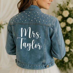 Blue Pearl mevrouw spijkerjasje, verlovingsring spijkerjasje, bruids mevrouw jeans jasje, gepersonaliseerd bruids spijkerjasje, aangepast bruids spijkerjasje