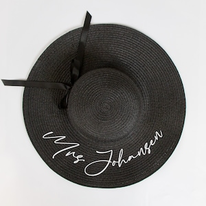 Custom Mrs. Last Name Floppy Hat, Personalized Bride Sun Hat, Bride Floppy Hat, Bride to be Beach Hat, Bachelorette Trip Sun Hat, Bride Gift