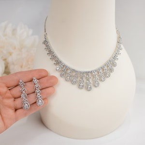 Bridal Choker Necklace, Teardrop Bridal Necklace Set, Bridal Necklace and Earring Set, Bridesmaid Jewelry Set, Dainty Bridal Necklace Set