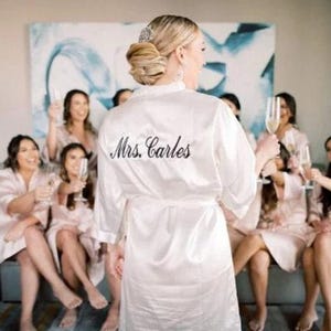 Custom Mrs Satin Kimono Bridal Robe, Personalized Mrs Satin Wedding Robe, Custom Bridesmaid Robes, Satin Robes Set, Bridal Wedding Robe Set