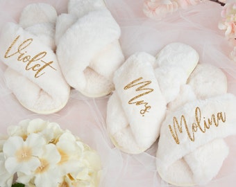 Bridal Wedding Slippers, Custom Bride to be Slippers, Bridal Slippers, Custom Cross Slippers, Custom Mrs Fluffy Slippers with Pearls Letters