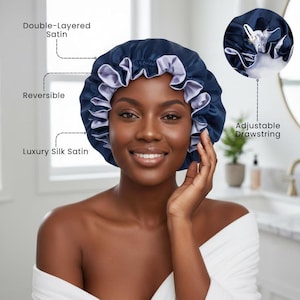 Pu&ograve; includere: Una cuffia in raso a doppio strato dal design reversibile, con esterno blu scuro e interno color lavanda chiaro. L'accessorio per capelli &egrave; dotato di un cordoncino regolabile ed &egrave; realizzato in tessuto di raso di seta liscio e lucido.