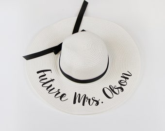 Mrs Last Name Floppy Hat, Bride Beach Hat, Bachelorette Sun Hat, Bride Gift, Bachelorette Gifts, Bachelorette Hat, Bride Sun Hat